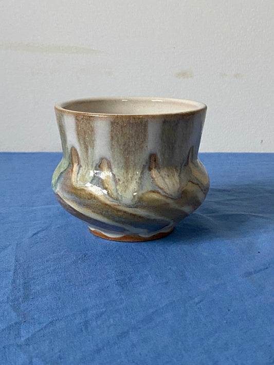 Tumbler with diagonal cream stripes