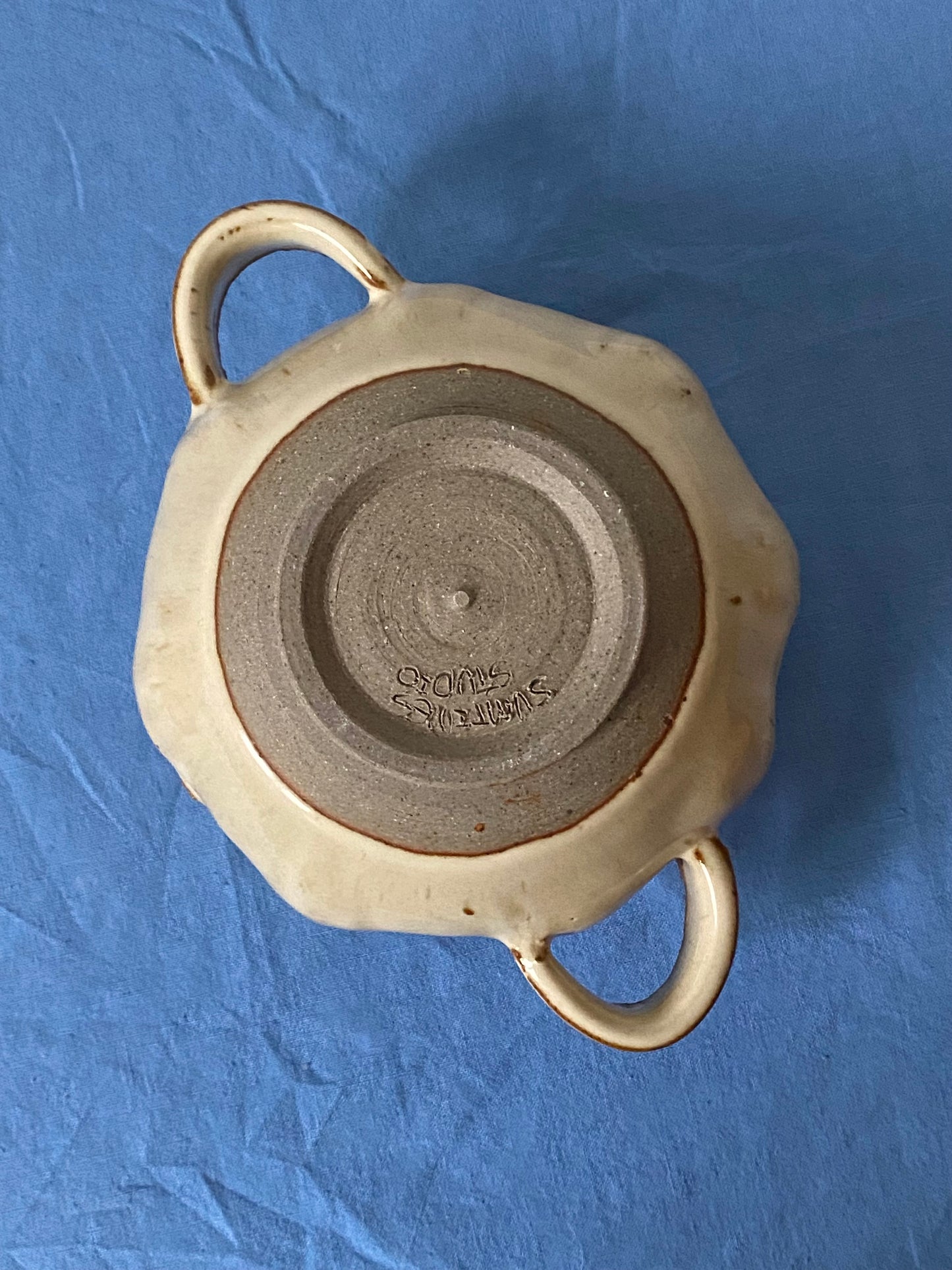 Cream personal soup toureen