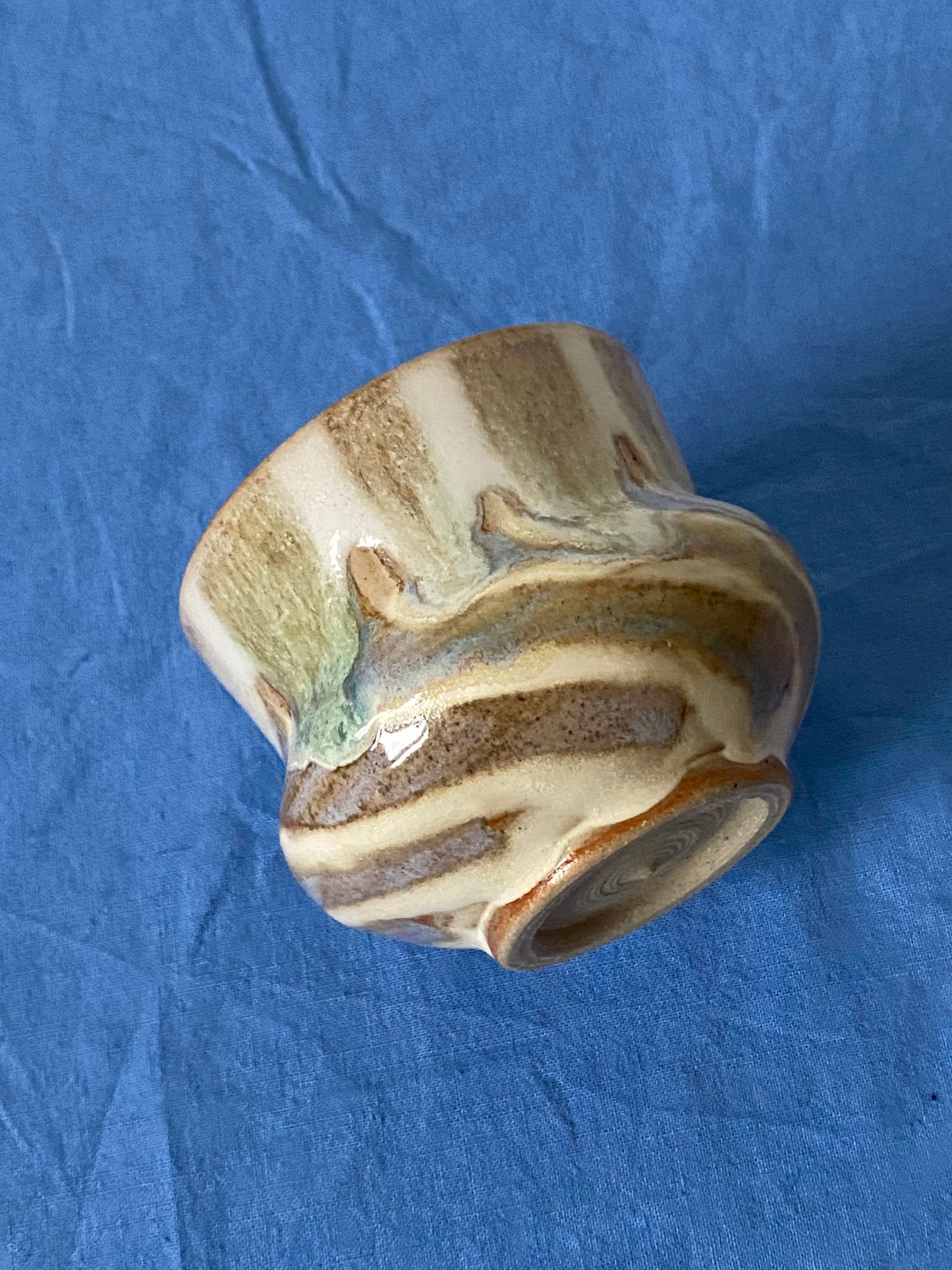 Tumbler with diagonal cream stripes