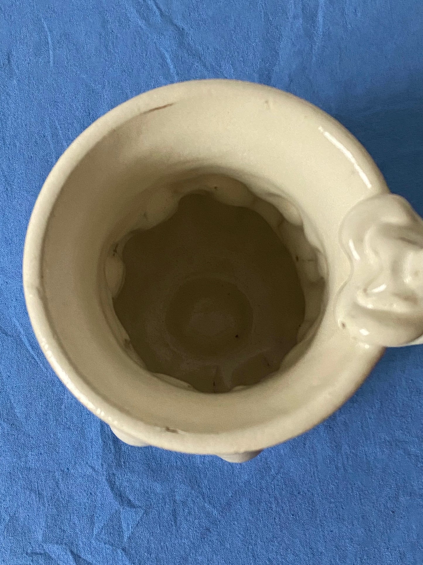 Cream vase with serpentine handle