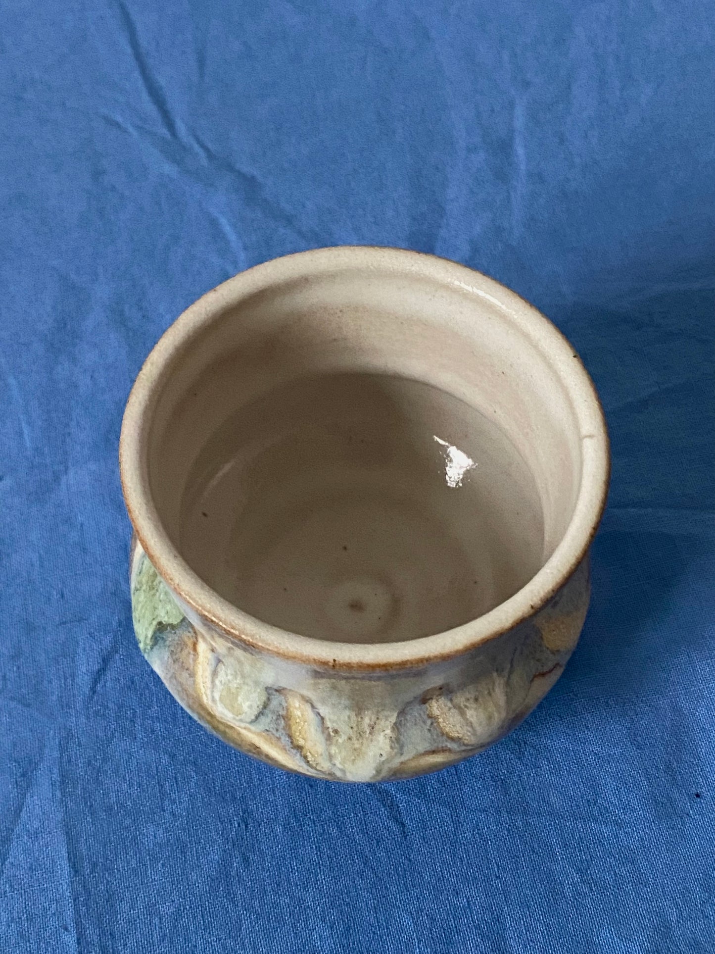 Tumbler with diagonal cream stripes