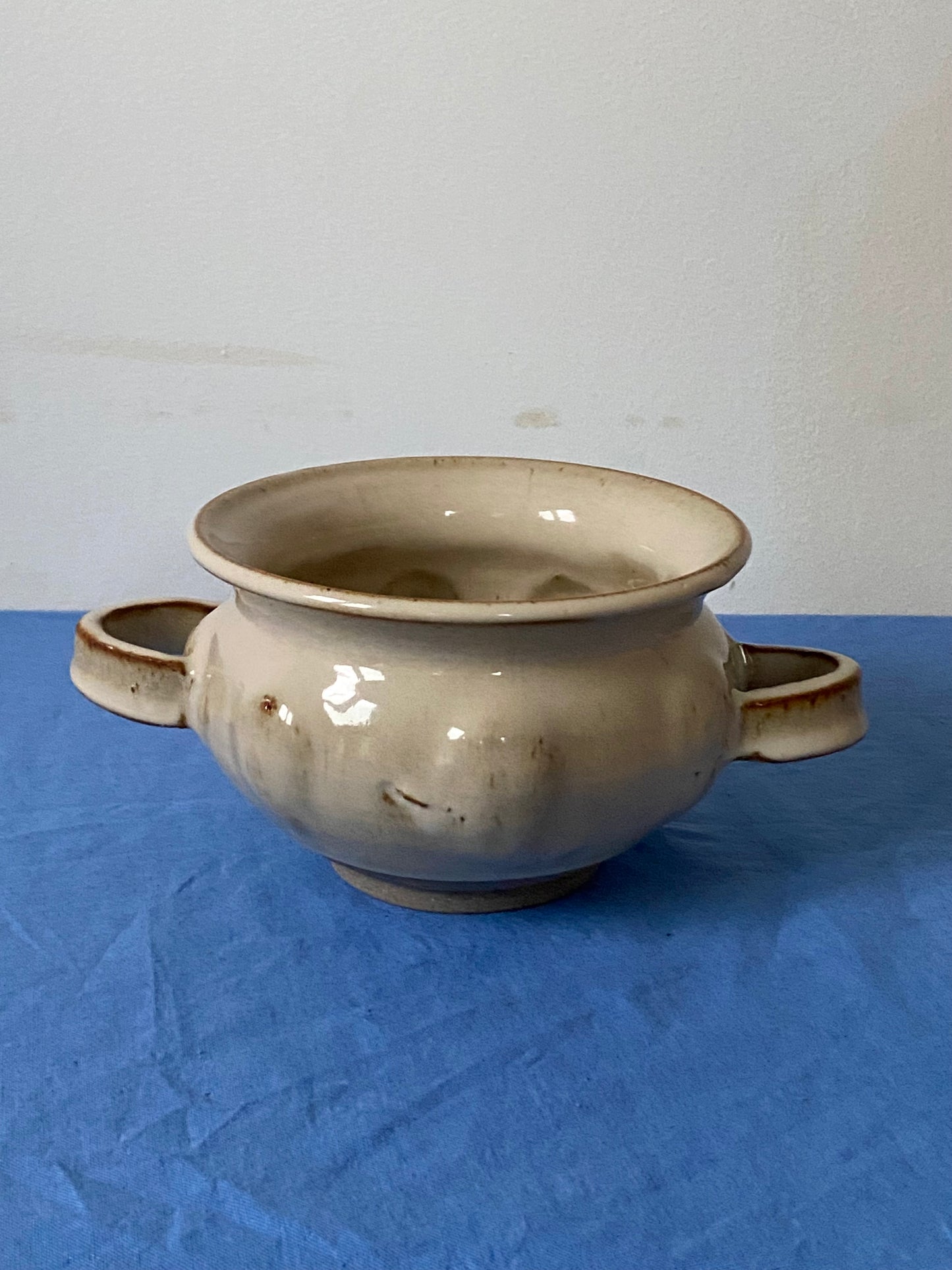 Cream personal soup toureen