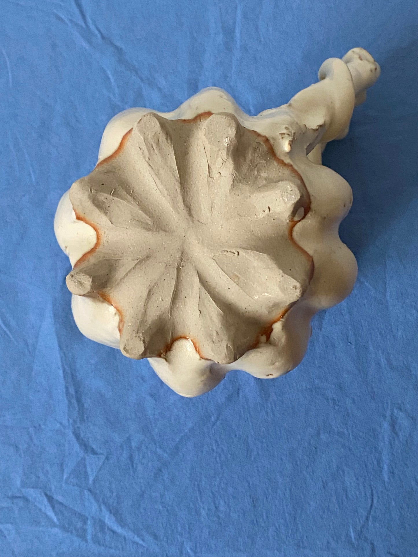 Cream vase with serpentine handle